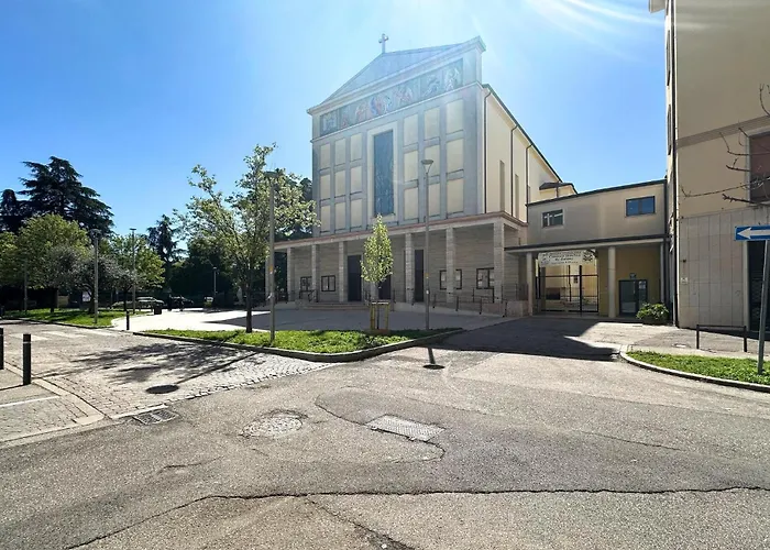 Amazing In With Wifi דירה